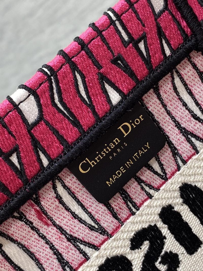 img_2b46f204_20240907_i1725692512_2548_6_jpg MISS TOTE 26 IN MAGENTA PURPLE CANVAS