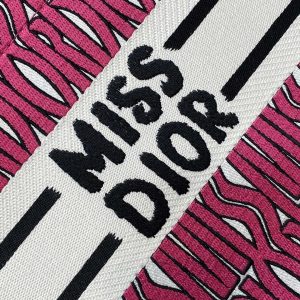 img_2b46f204_20240907_i1725692512_3845_8_jpg MISS TOTE 26 IN MAGENTA PURPLE CANVAS