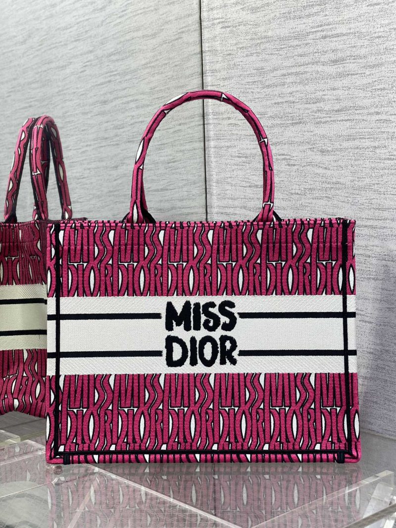 MISS TOTE 36 IN MAGENTA PURPLE CANVAS