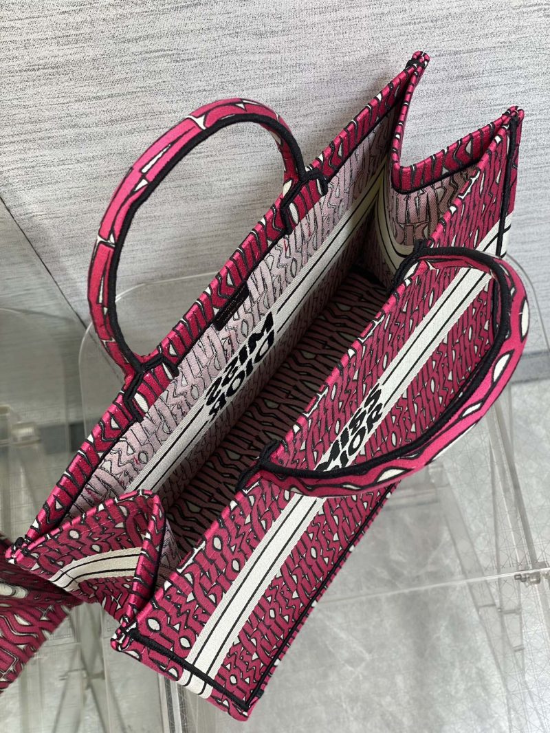 img_2b46f204_20240907_i1725692597_3098_5_jpg MISS LARGE TOTE 42 IN MAGENTA PURPLE CANVAS