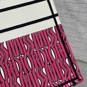 img_2b46f204_20240907_i1725692597_3243_1_jpg MISS LARGE TOTE 42 IN MAGENTA PURPLE CANVAS