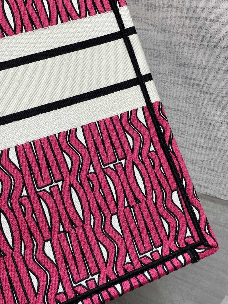 img_2b46f204_20240907_i1725692597_3243_1_jpg MISS LARGE TOTE 42 IN MAGENTA PURPLE CANVAS