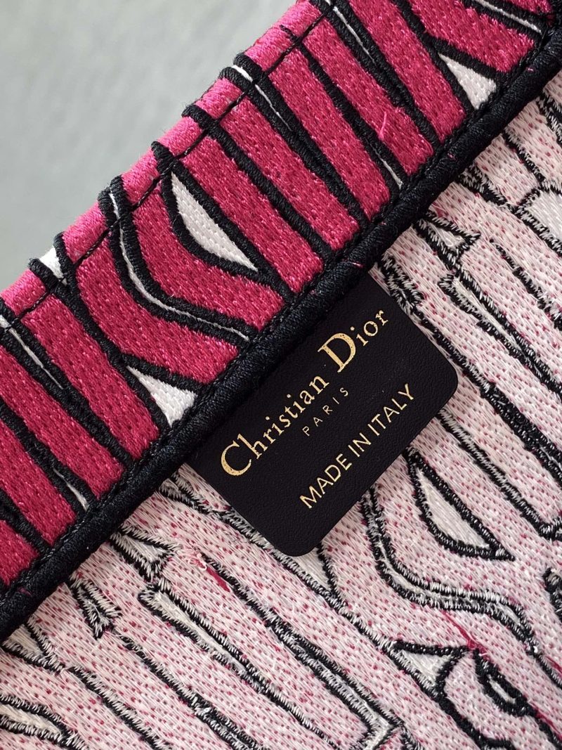 img_2b46f204_20240907_i1725692597_4037_2_jpg MISS LARGE TOTE 42 IN MAGENTA PURPLE CANVAS