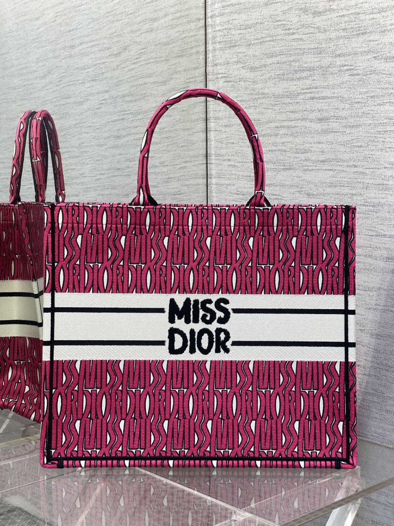img_2b46f204_20240907_i1725692597_9312_3_jpg MISS LARGE TOTE 42 IN MAGENTA PURPLE CANVAS