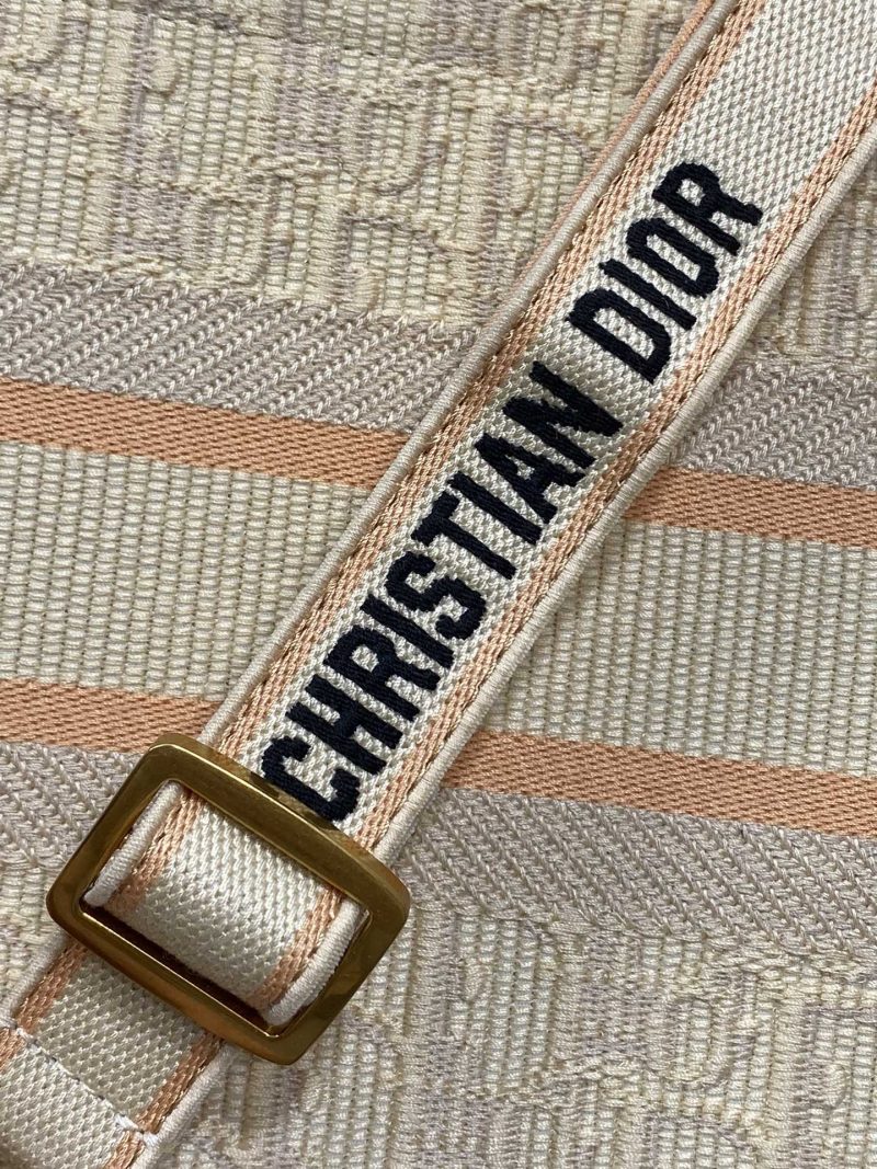 img_2b46f204_20240921_i1726907099_412_1_jpg Small Book Tote 27 Beige Oblique Embroidered Raffia Camel Calfskin