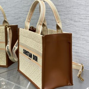 img_2b46f204_20240921_i1726907100_6076_8_jpg Small Book Tote 27 Beige Oblique Embroidered Raffia Camel Calfskin