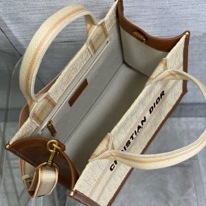 img_2b46f204_20240921_i1726907100_9817_7_jpg Small Book Tote 27 Beige Oblique Embroidered Raffia Camel Calfskin