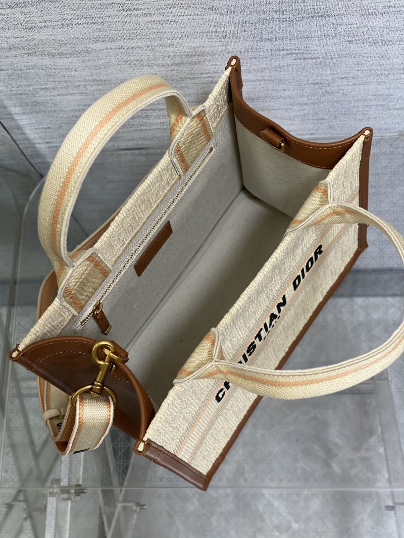 img_2b46f204_20240921_i1726907100_9817_7_jpg Small Book Tote 27 Beige Oblique Embroidered Raffia Camel Calfskin