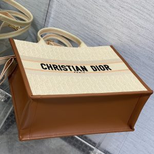 Medium Book Tote 37 Beige Oblique Embroidered Raffia Camel Calfskin