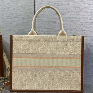 Medium Book Tote 37 Beige Oblique Embroidered Raffia Camel Calfskin