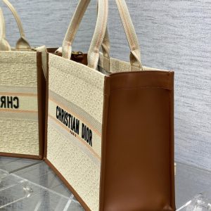 Medium Book Tote 37 Beige Oblique Embroidered Raffia Camel Calfskin