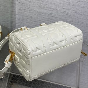 GROOVE 25 BAG IN WHITE MACROCANNAGE CALFSKIN WITH GOLD HARDWARE
