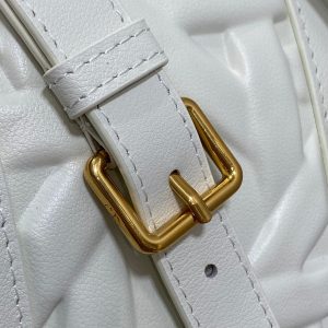GROOVE 25 BAG IN WHITE MACROCANNAGE CALFSKIN WITH GOLD HARDWARE