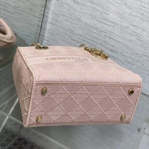 img_2b46f204_20240925_i1727253418_359_0_jpg SMALL 24 LADY BAG IN PASTEL PINK CANVAS