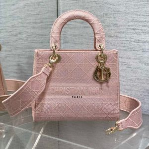 img_2b46f204_20240925_i1727253418_3626_1_jpg SMALL 24 LADY BAG IN PASTEL PINK CANVAS