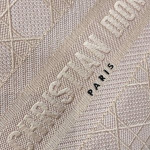 img_2b46f204_20240925_i1727253419_6085_8_jpg SMALL 24 LADY BAG IN PASTEL PINK CANVAS