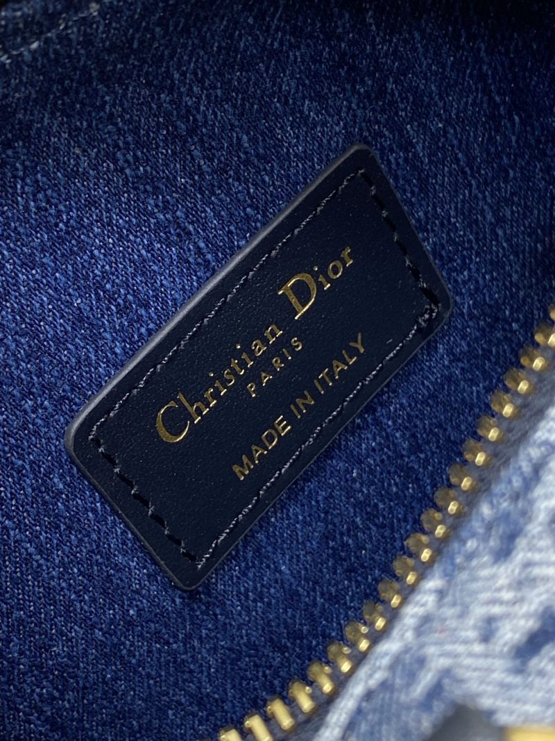 img_2b46f204_20240928_i1727503673_3961_3_jpg_1e9cec26-339d-4354-8f66-532ec4c6dd75 GROOVE MINI 17 BAG IN DENIM BLUE OBLIQUE MONOGRAM JACQUARD