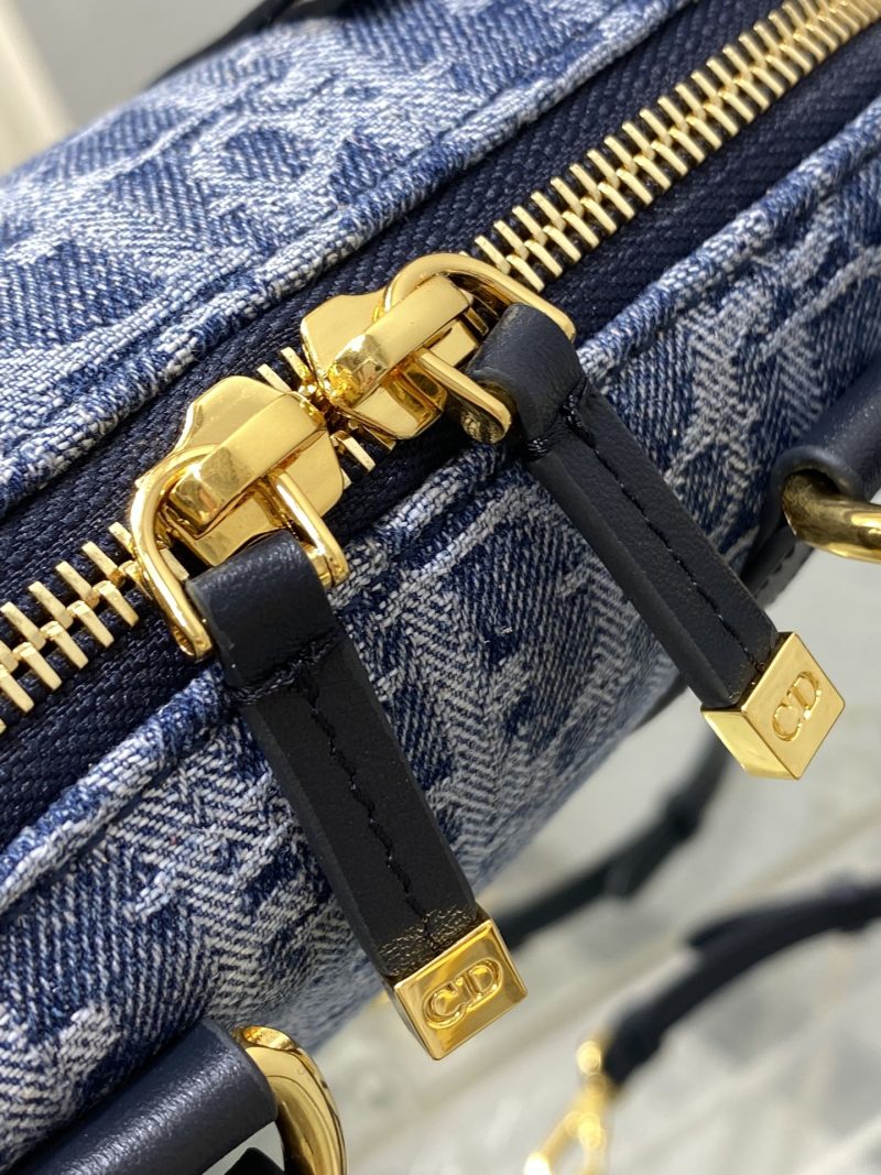 img_2b46f204_20240928_i1727503674_9636_7_jpg_eac2484f-c835-4d0d-ac16-9c731af31e47 GROOVE MINI 17 BAG IN DENIM BLUE OBLIQUE MONOGRAM JACQUARD