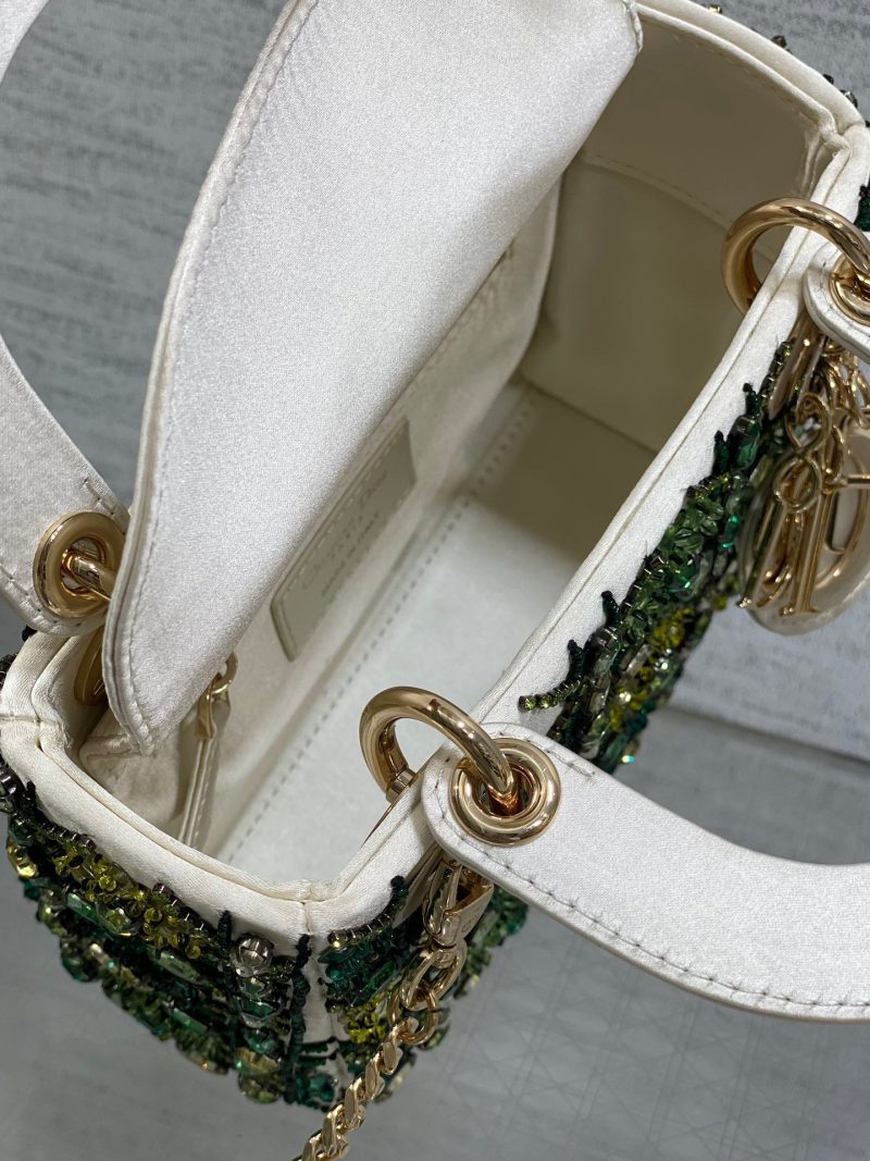 img_2b46f204_20240928_i1727504644_7293_1_jpg MINI 17 LADY BAG IN WHITE SATIN WITH GREEN EMBROIDERED BEADWORK