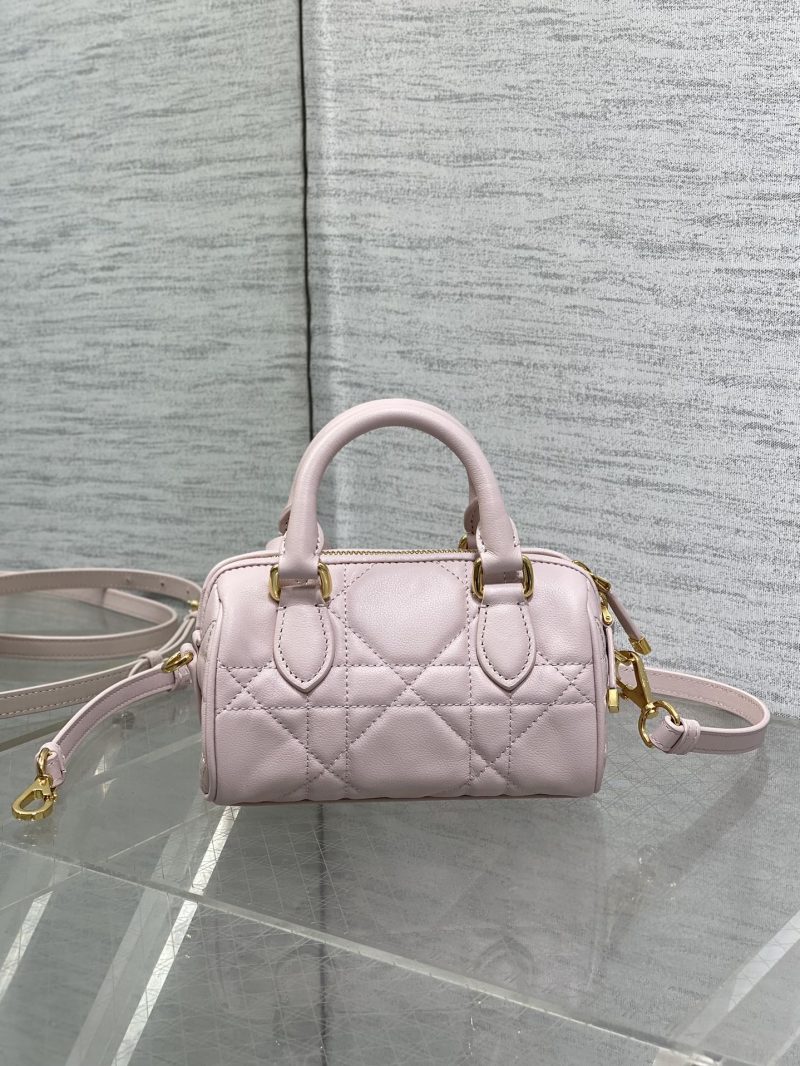 img_2b46f204_20241006_i1728202210_4001_1_jpg GROOVE MINI 17 BAG IN LIGHT PINK LAMBSKIN