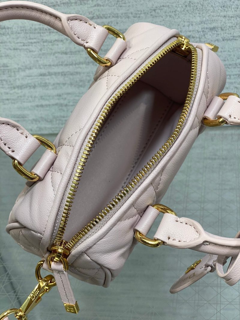 img_2b46f204_20241006_i1728202211_5714_5_jpg GROOVE MINI 17 BAG IN LIGHT PINK LAMBSKIN