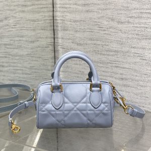 img_2b46f204_20241006_i1728202693_410_3_jpg GROOVE MINI 17 BAG IN LIGHT BLUE LAMBSKIN