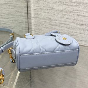 img_2b46f204_20241006_i1728202693_6033_2_jpg GROOVE MINI 17 BAG IN LIGHT BLUE LAMBSKIN