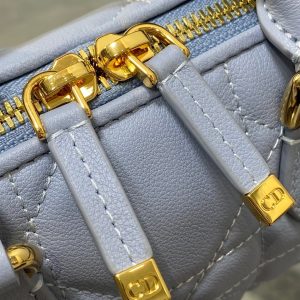 img_2b46f204_20241006_i1728202694_5761_7_jpg GROOVE MINI 17 BAG IN LIGHT BLUE LAMBSKIN