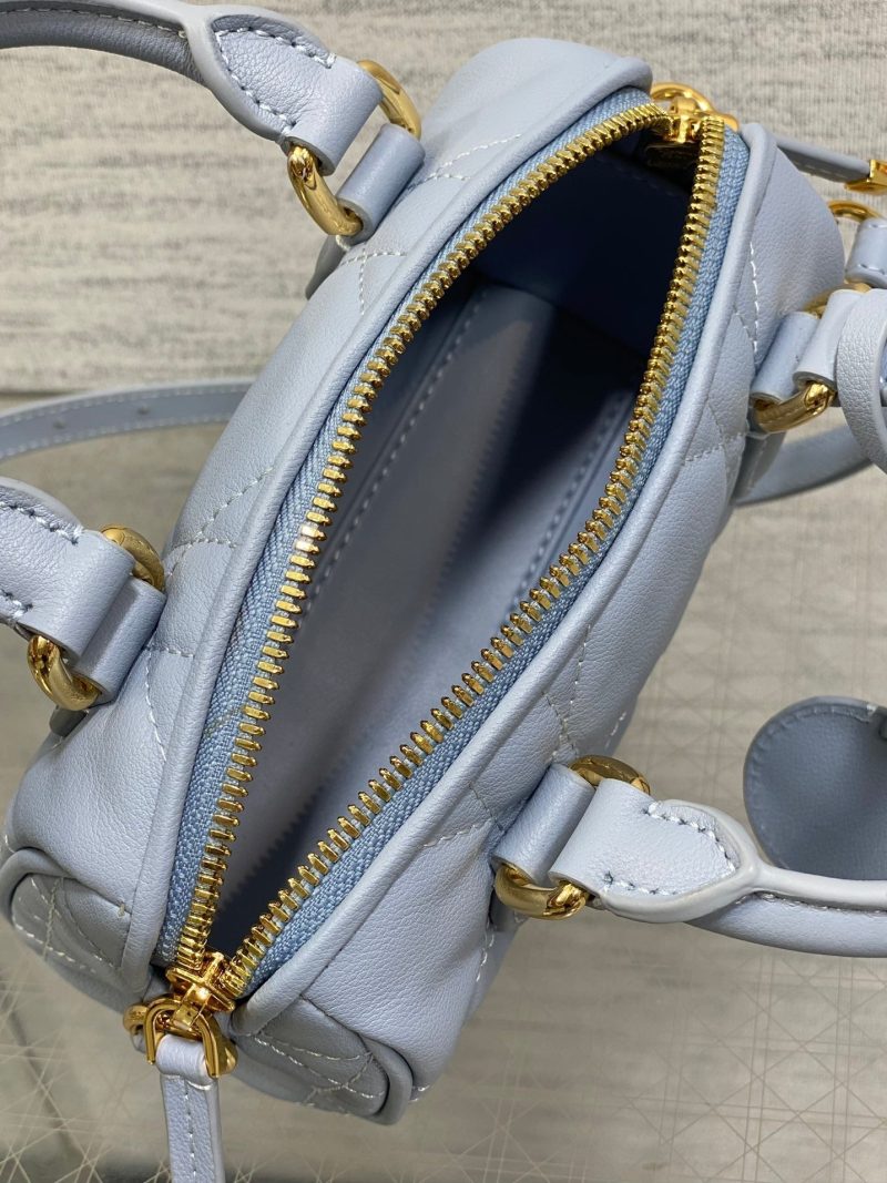 img_2b46f204_20241006_i1728202694_8674_8_jpg GROOVE MINI 17 BAG IN LIGHT BLUE LAMBSKIN