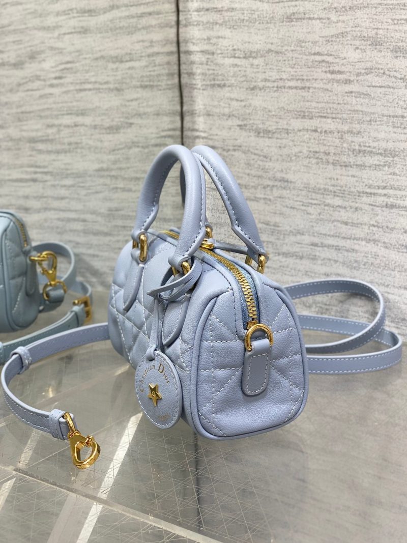 img_2b46f204_20241006_i1728202694_9772_5_jpg GROOVE MINI 17 BAG IN LIGHT BLUE LAMBSKIN