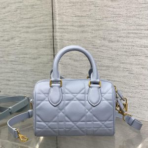 img_2b46f204_20241006_i1728202747_5525_0_jpg GROOVE 20 BAG IN LIGHT BLUE LAMBSKIN