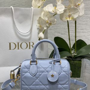 img_2b46f204_20241006_i1728202748_3254_3_jpg GROOVE 20 BAG IN LIGHT BLUE LAMBSKIN