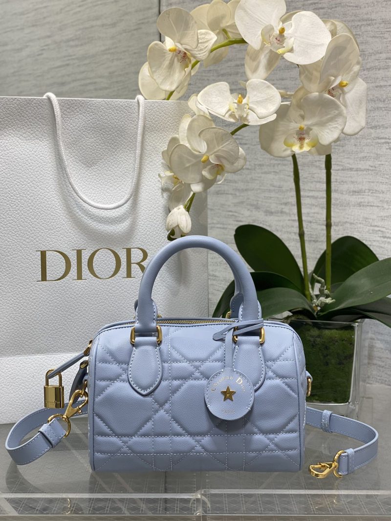 img_2b46f204_20241006_i1728202748_3254_3_jpg GROOVE 20 BAG IN LIGHT BLUE LAMBSKIN