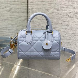 img_2b46f204_20241006_i1728202748_5583_7_jpg GROOVE 20 BAG IN LIGHT BLUE LAMBSKIN