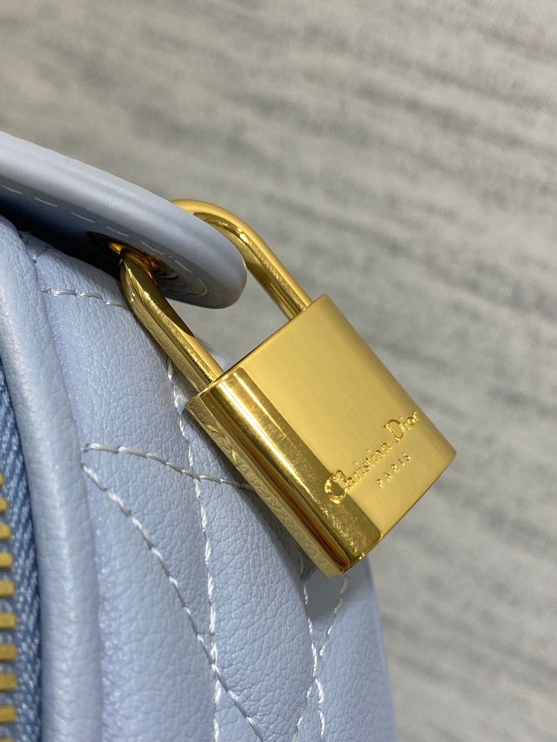 img_2b46f204_20241006_i1728202792_5467_8_jpg GROOVE 25 BAG IN LIGHT BLUE LAMBSKIN