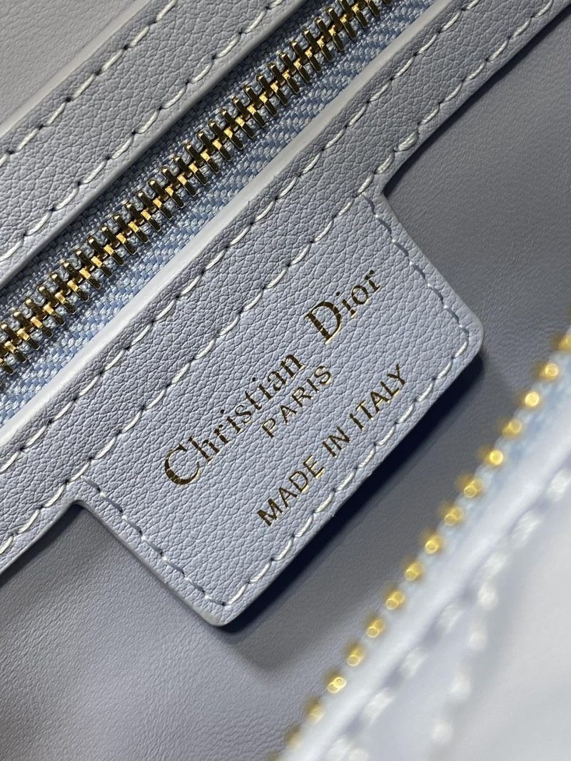 img_2b46f204_20241006_i1728202792_8930_7_jpg GROOVE 25 BAG IN LIGHT BLUE LAMBSKIN