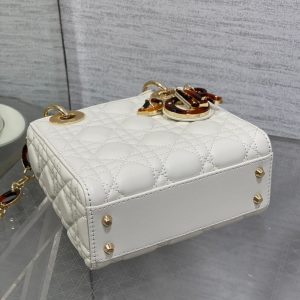 img_2b46f204_20241008_i1728331598_2770_3_jpg MINI 17 LADY BAG IN WHITE MACROCANNAGE LAMBSKIN WITH GOLD HARDWARE