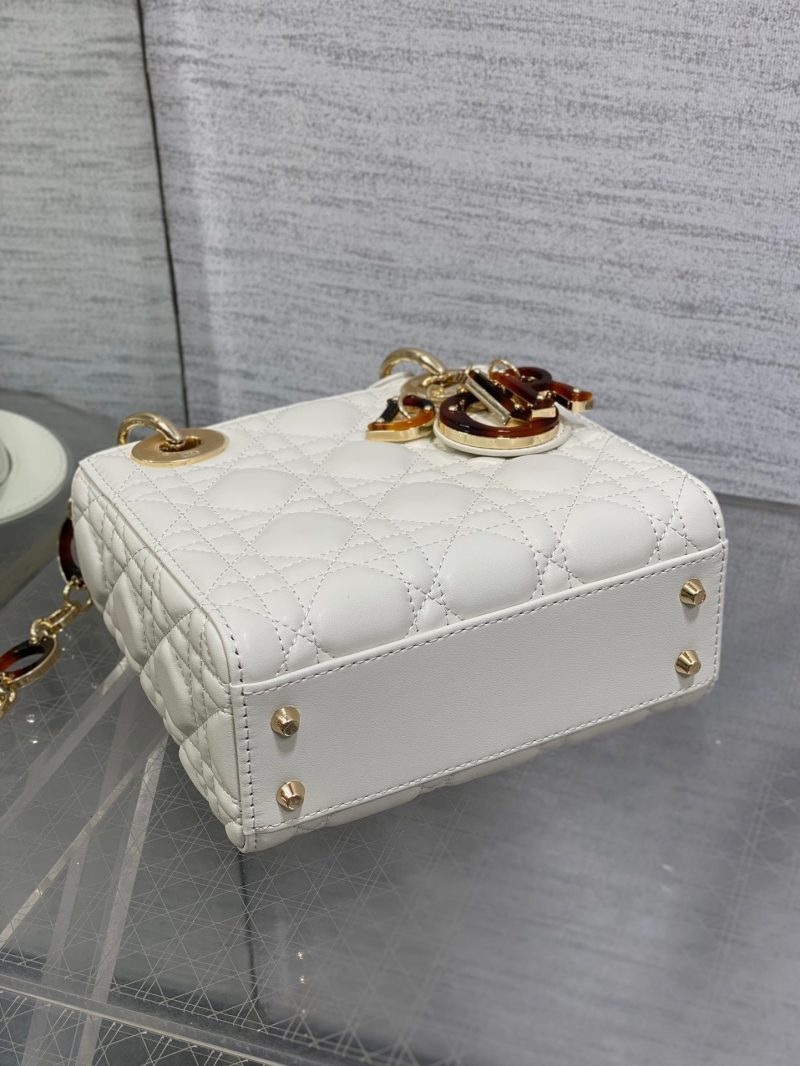 img_2b46f204_20241008_i1728331598_2770_3_jpg MINI 17 LADY BAG IN WHITE MACROCANNAGE LAMBSKIN WITH GOLD HARDWARE