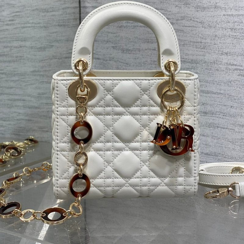 img_2b46f204_20241008_i1728331598_7702_1_jpg MINI 17 LADY BAG IN WHITE MACROCANNAGE LAMBSKIN WITH GOLD HARDWARE