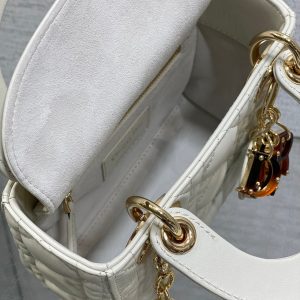 img_2b46f204_20241008_i1728331599_4443_7_jpg MINI 17 LADY BAG IN WHITE MACROCANNAGE LAMBSKIN WITH GOLD HARDWARE