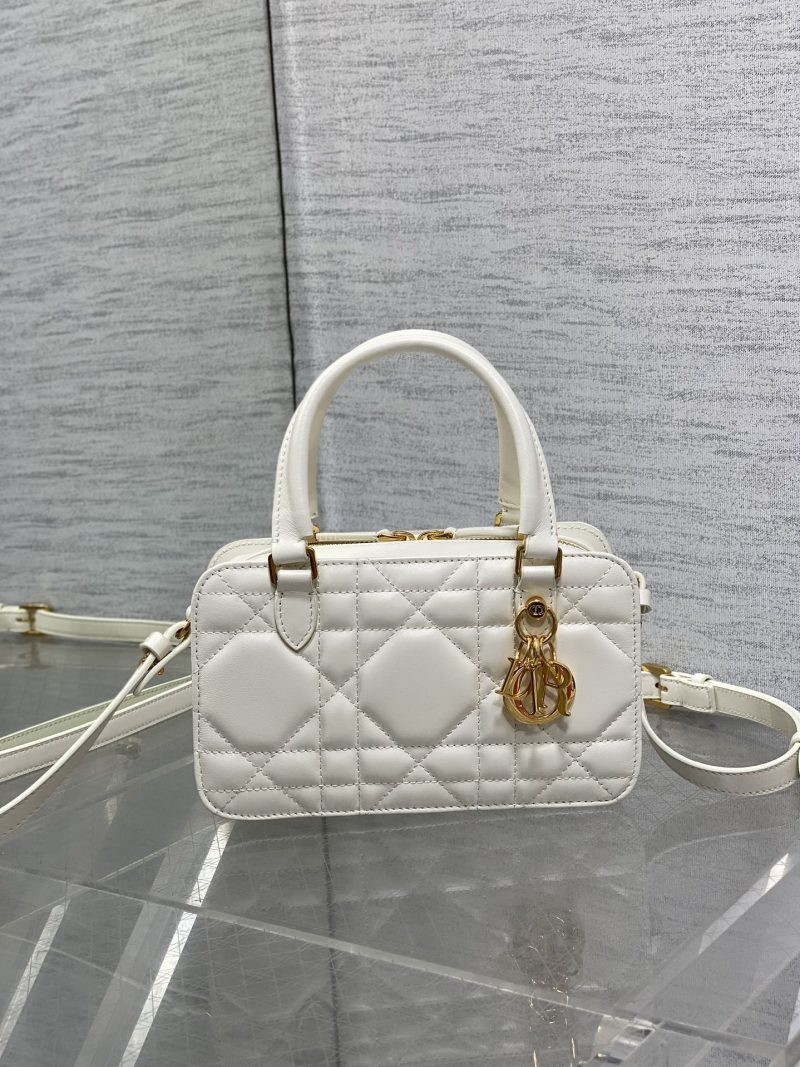 img_2b46f204_20241015_i1728969162_1406_0_jpg MINI GROOVE 20 BAG IN WHITE MACROCANNAGE CALFSKIN