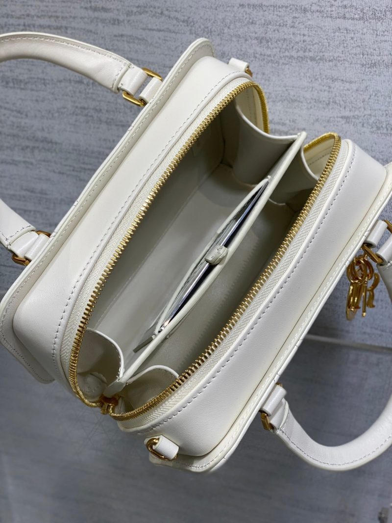 img_2b46f204_20241015_i1728969162_8142_3_jpg MINI GROOVE 20 BAG IN WHITE MACROCANNAGE CALFSKIN