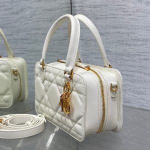 img_2b46f204_20241015_i1728969163_7107_8_jpg MINI GROOVE 20 BAG IN WHITE MACROCANNAGE CALFSKIN