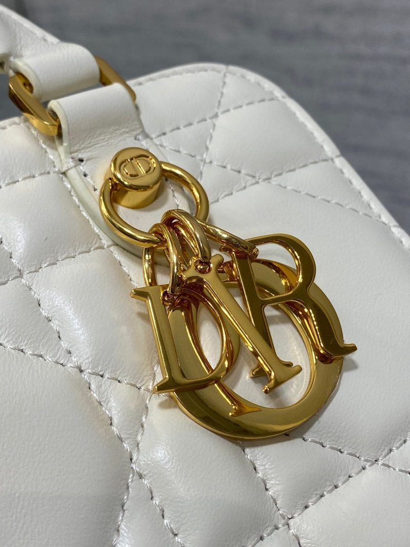 img_2b46f204_20241015_i1728969163_7482_7_jpg MINI GROOVE 20 BAG IN WHITE MACROCANNAGE CALFSKIN