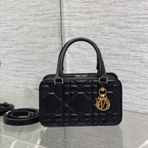 img_2b46f204_20241015_i1728969642_1567_0_jpg MINI GROOVE 20 BAG IN BLACK MACROCANNAGE CALFSKIN