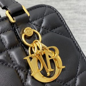 img_2b46f204_20241015_i1728969642_4392_1_jpg MINI GROOVE 20 BAG IN BLACK MACROCANNAGE CALFSKIN