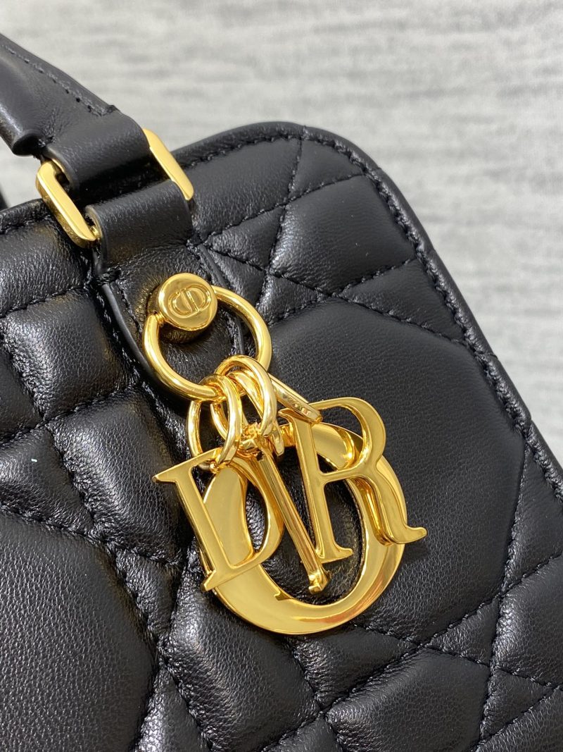 img_2b46f204_20241015_i1728969642_4392_1_jpg MINI GROOVE 20 BAG IN BLACK MACROCANNAGE CALFSKIN