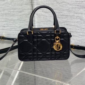 img_2b46f204_20241015_i1728969642_7972_4_jpg MINI GROOVE 20 BAG IN BLACK MACROCANNAGE CALFSKIN