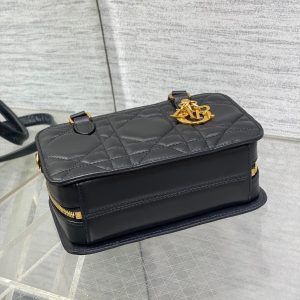 img_2b46f204_20241015_i1728969642_8087_7_jpg MINI GROOVE 20 BAG IN BLACK MACROCANNAGE CALFSKIN