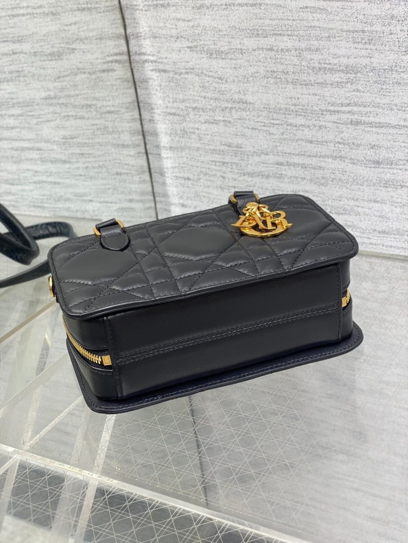 img_2b46f204_20241015_i1728969642_8087_7_jpg MINI GROOVE 20 BAG IN BLACK MACROCANNAGE CALFSKIN